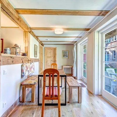 Katen Am Schwanenteich - Graue Kate Lassan