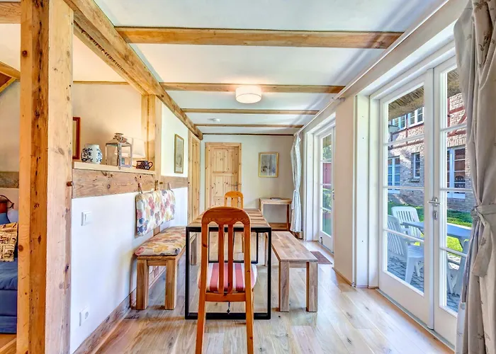 Katen Am Schwanenteich - Graue Kate Lassan